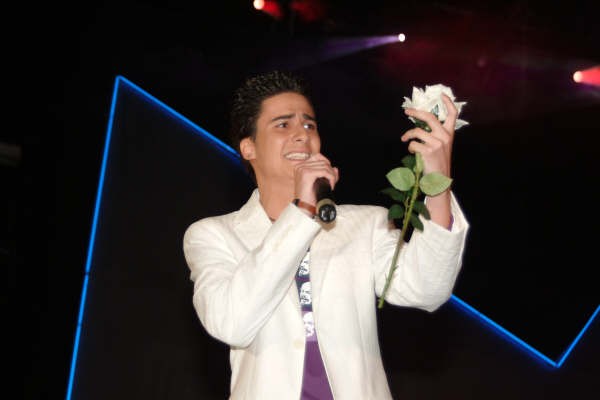 Fernando Santana, Cantante y presentador