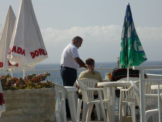 Restaurante con vista al mar